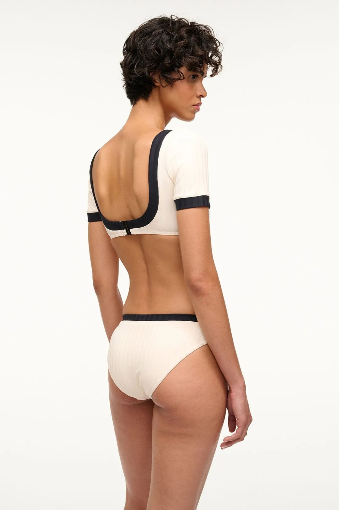 STAUD LILY SHORT SLEEVE BIKINI TOP IVORY BLACK IVORYBLACK Outlet